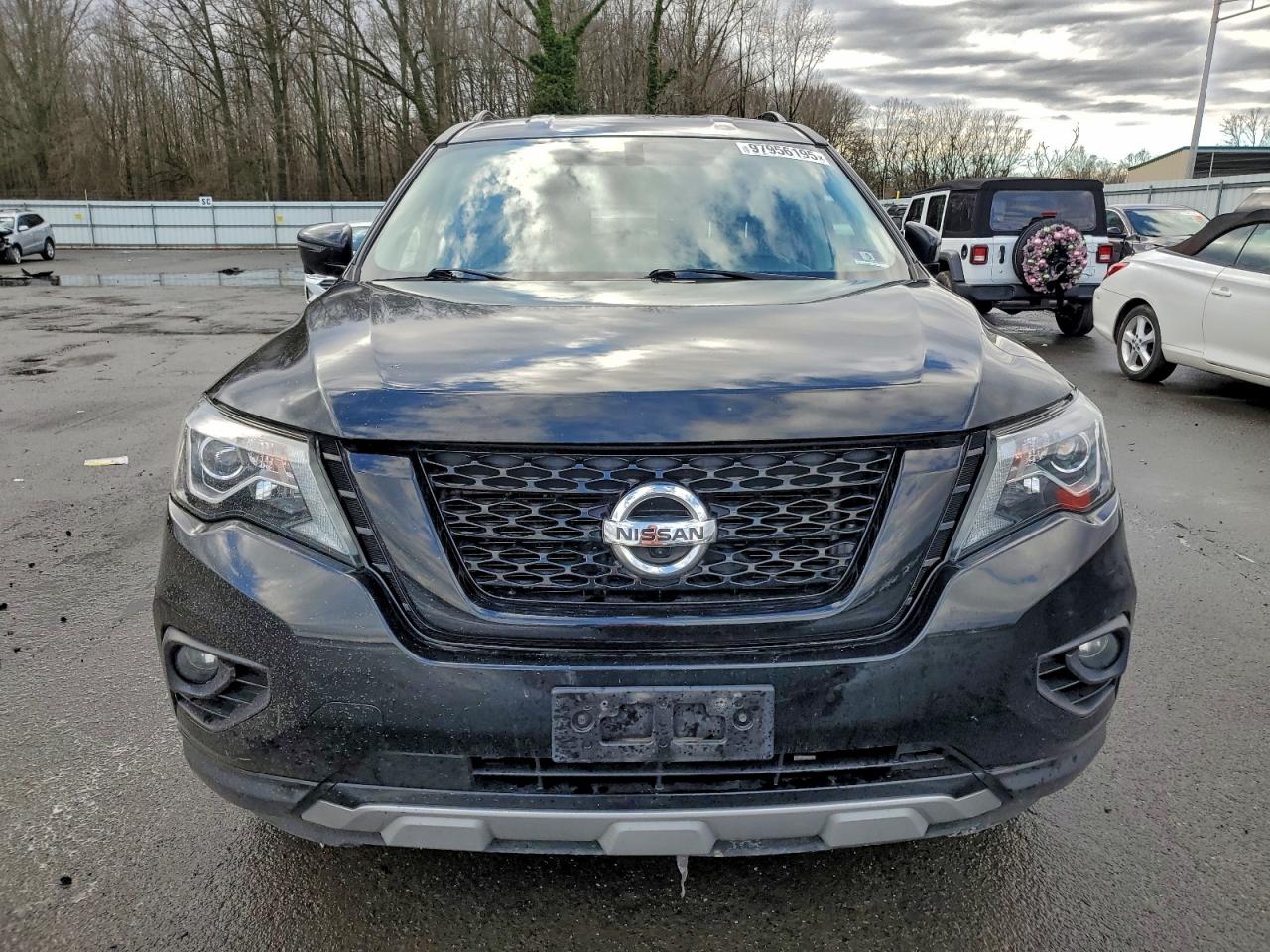 Nissan Pathfinder S Image 4