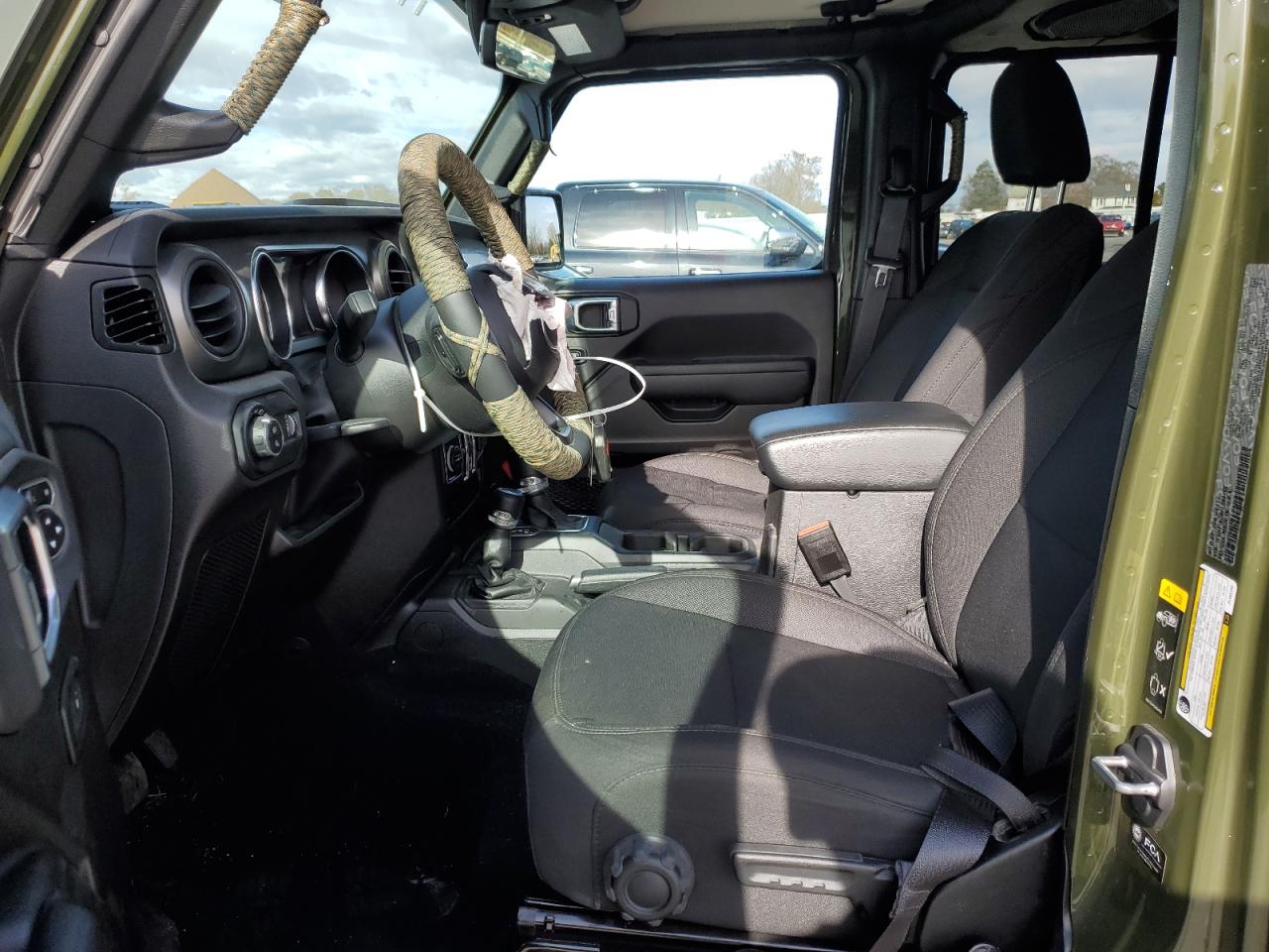 Jeep Gladiator Sport Image 4