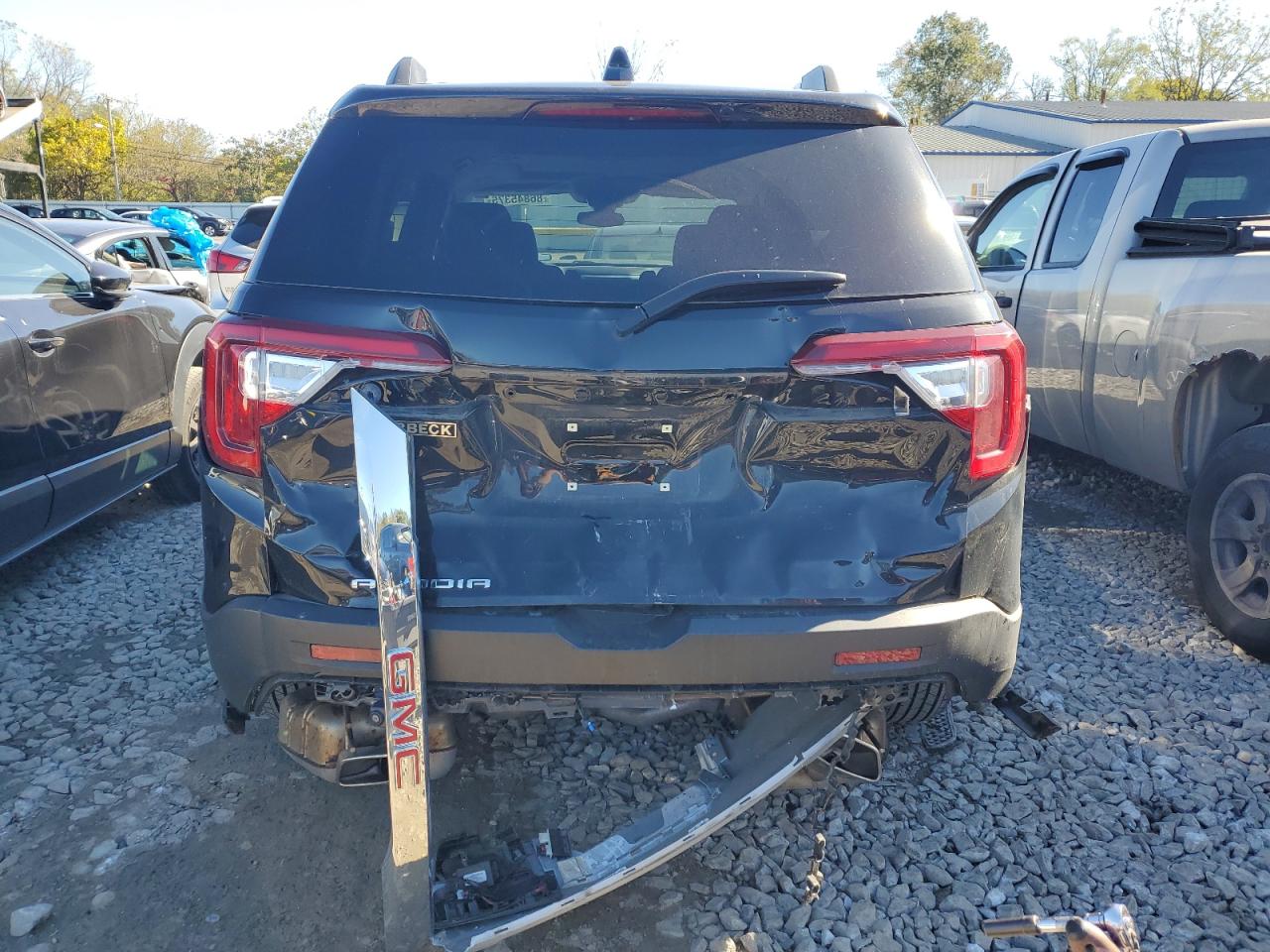 GMC Acadia Sle Image 2