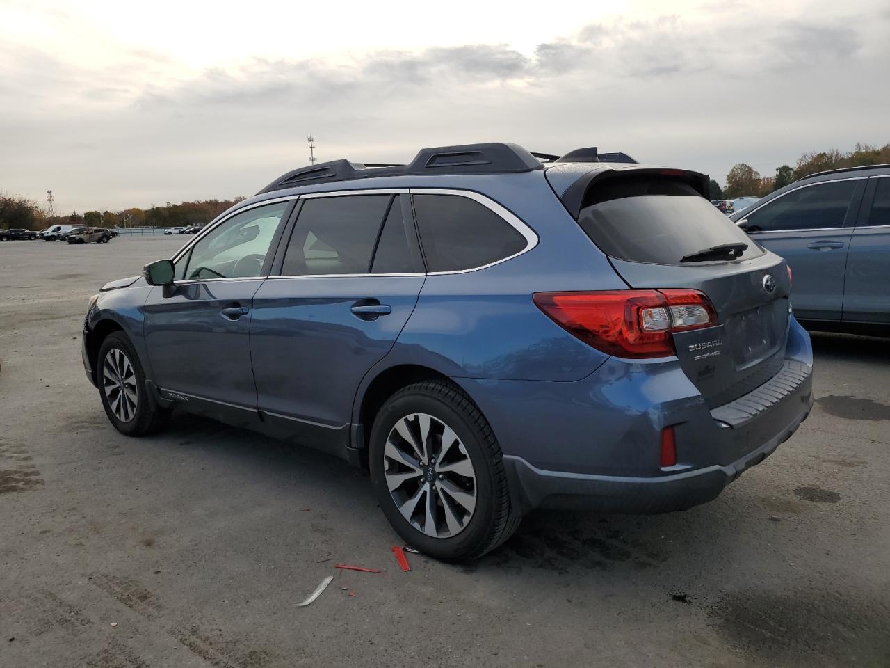 Subaru Outback 2.5i Limited Image 7