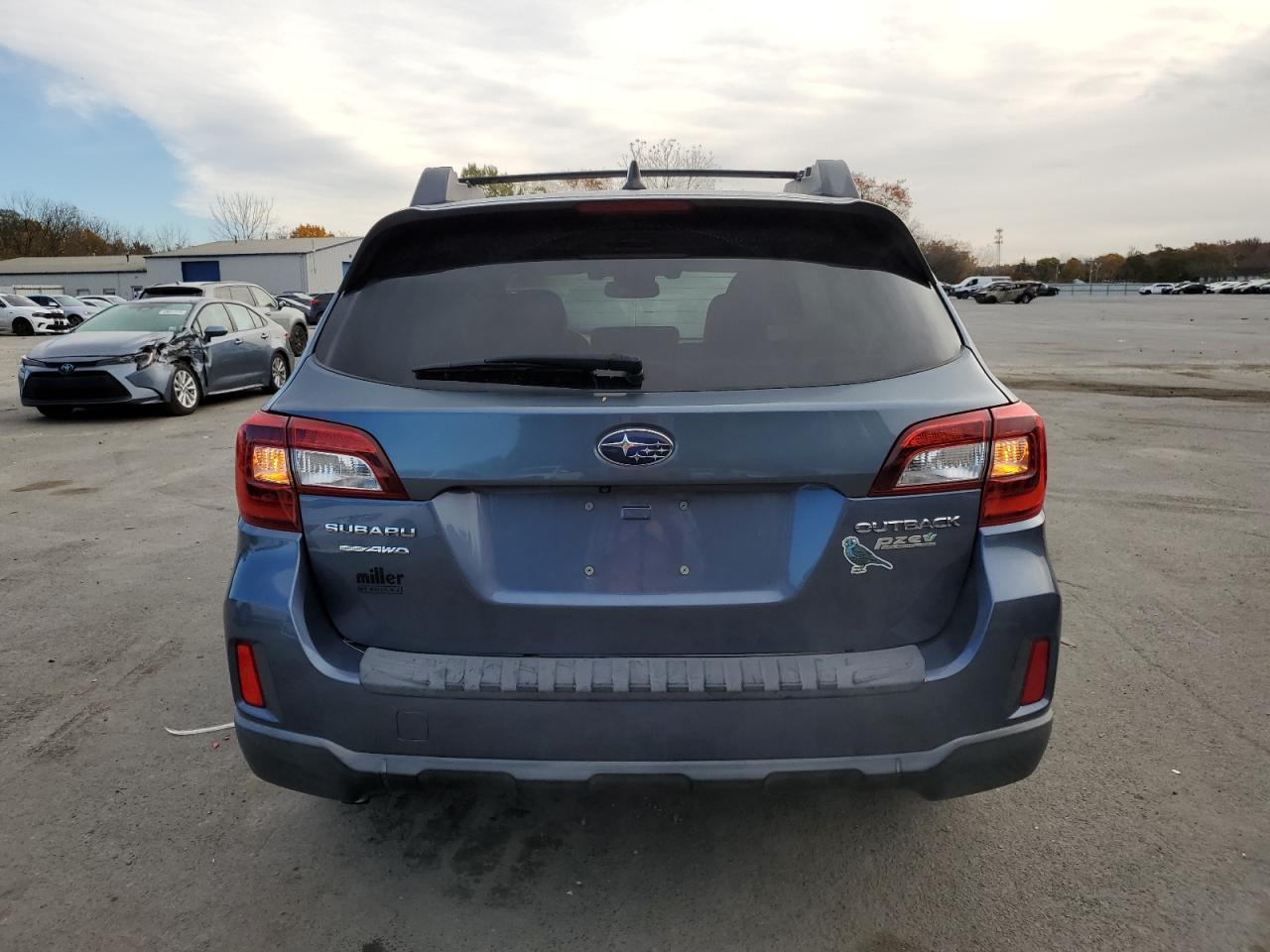 Subaru Outback 2.5i Limited Image 8