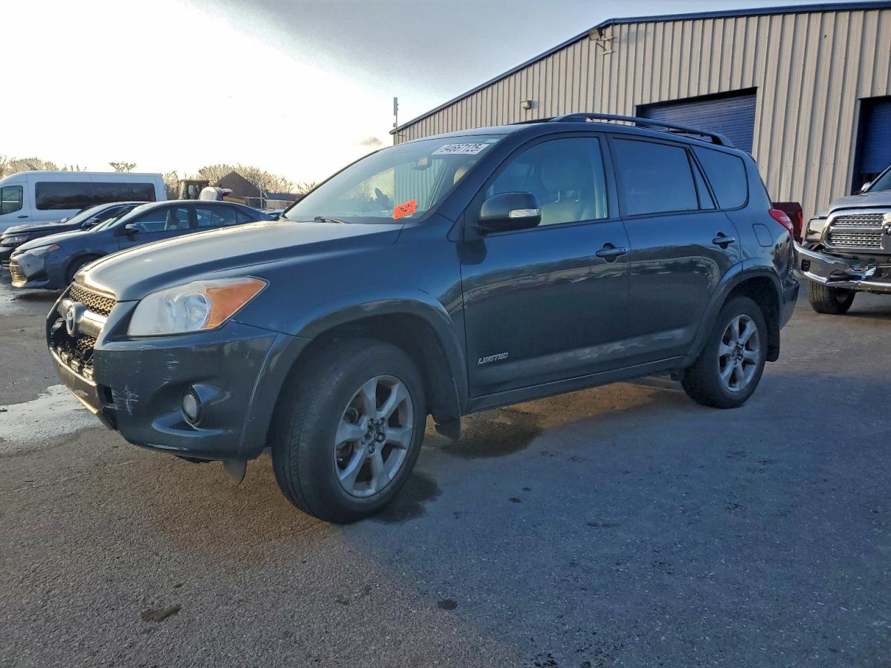 Toyota RAV4 Limited Image 1
