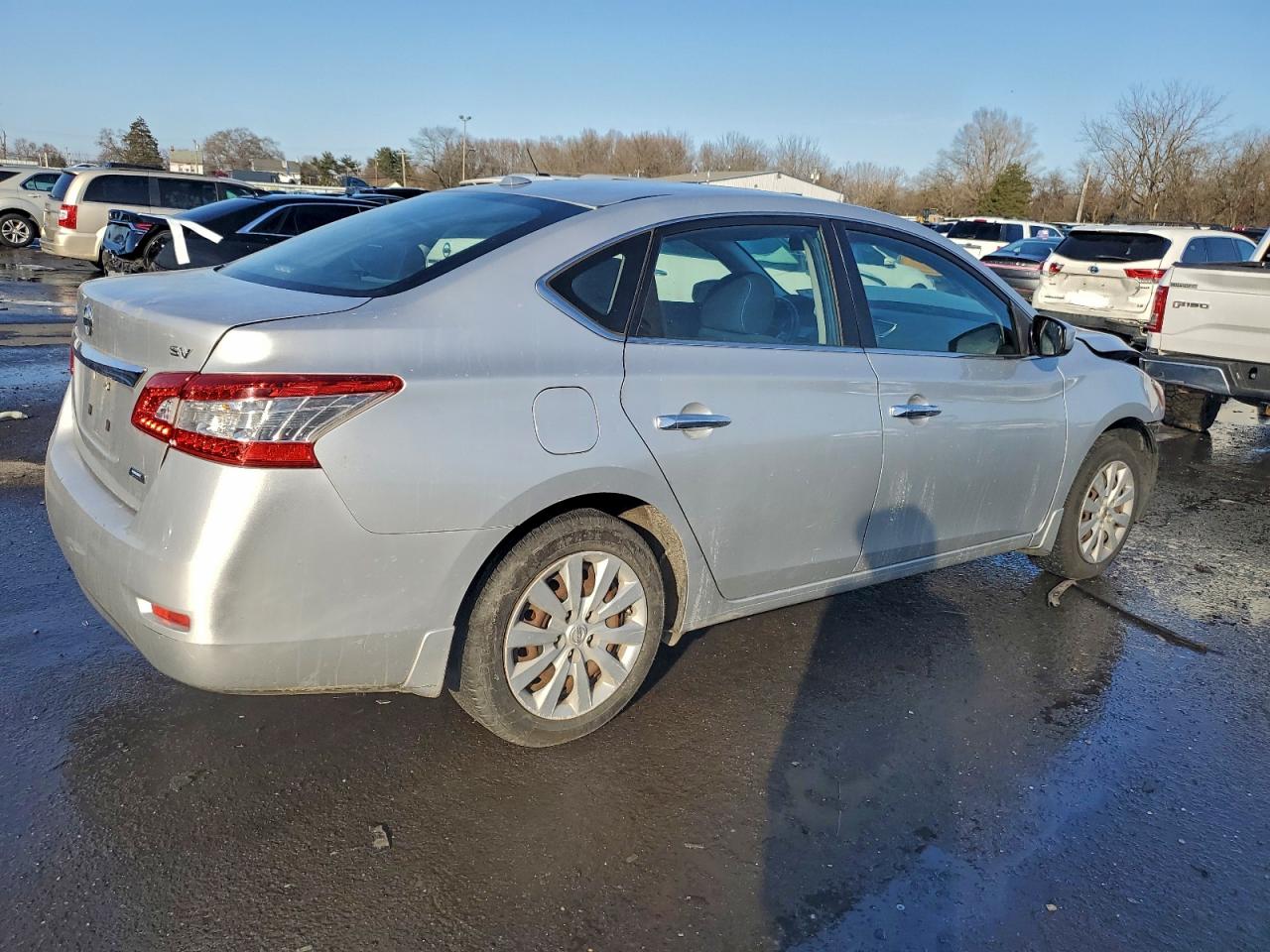 Nissan Sentra S Image 2