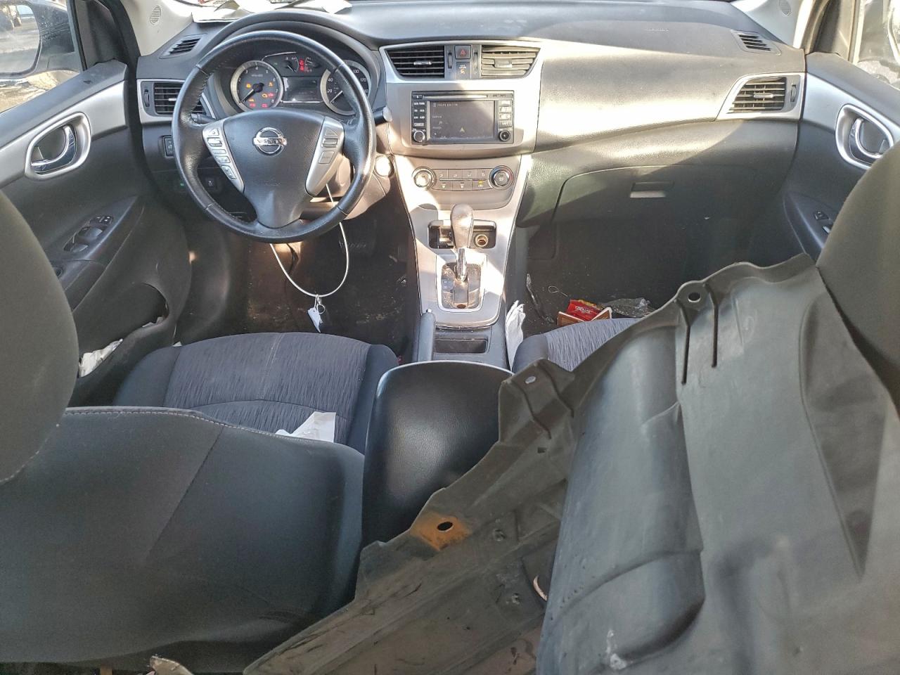 Nissan Sentra S Image 8