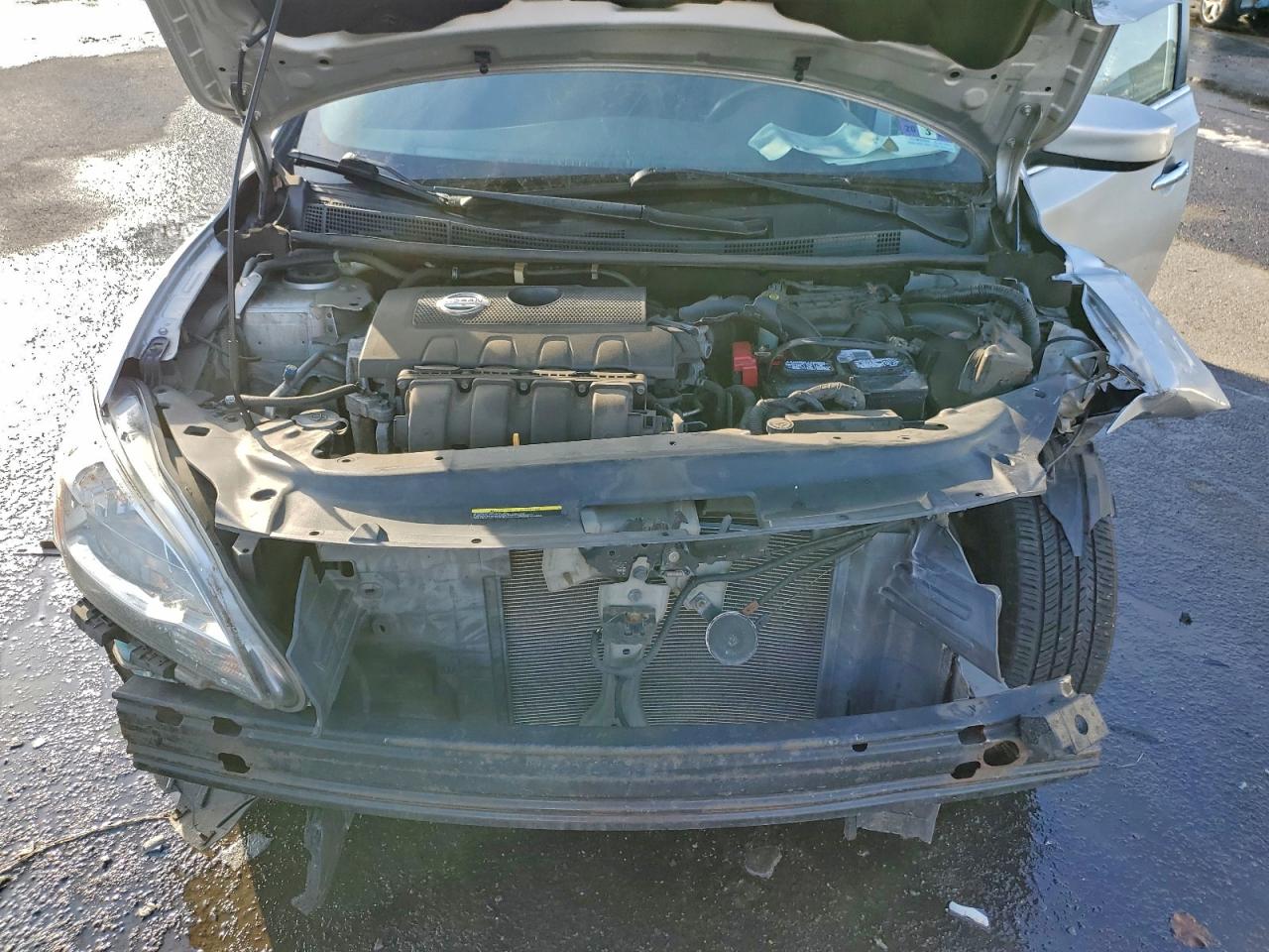 Nissan Sentra S Image 10