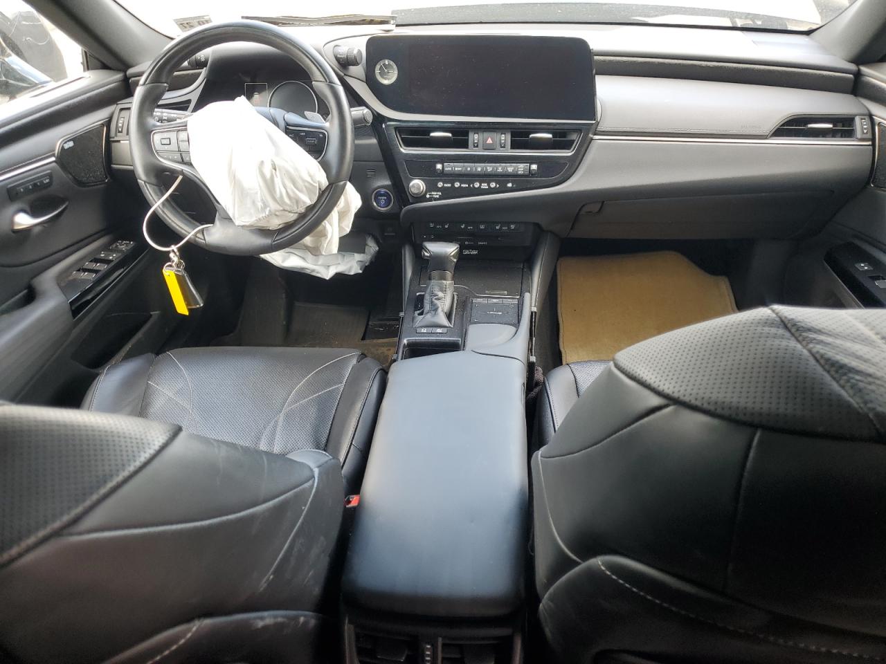 Lexus Es 300h Base Image 3