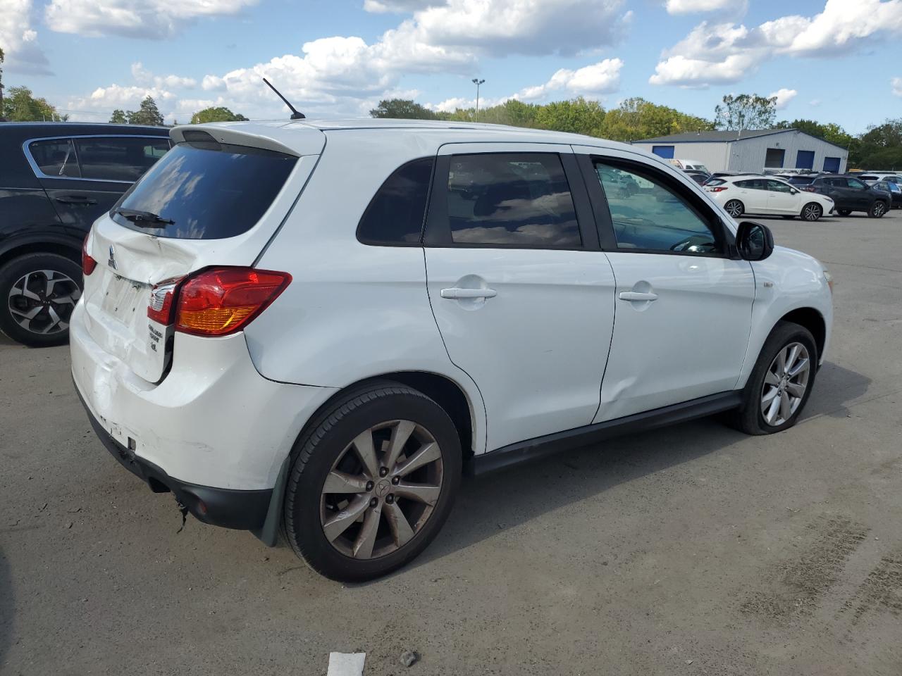 Mitsubishi Outlander Es Image 3