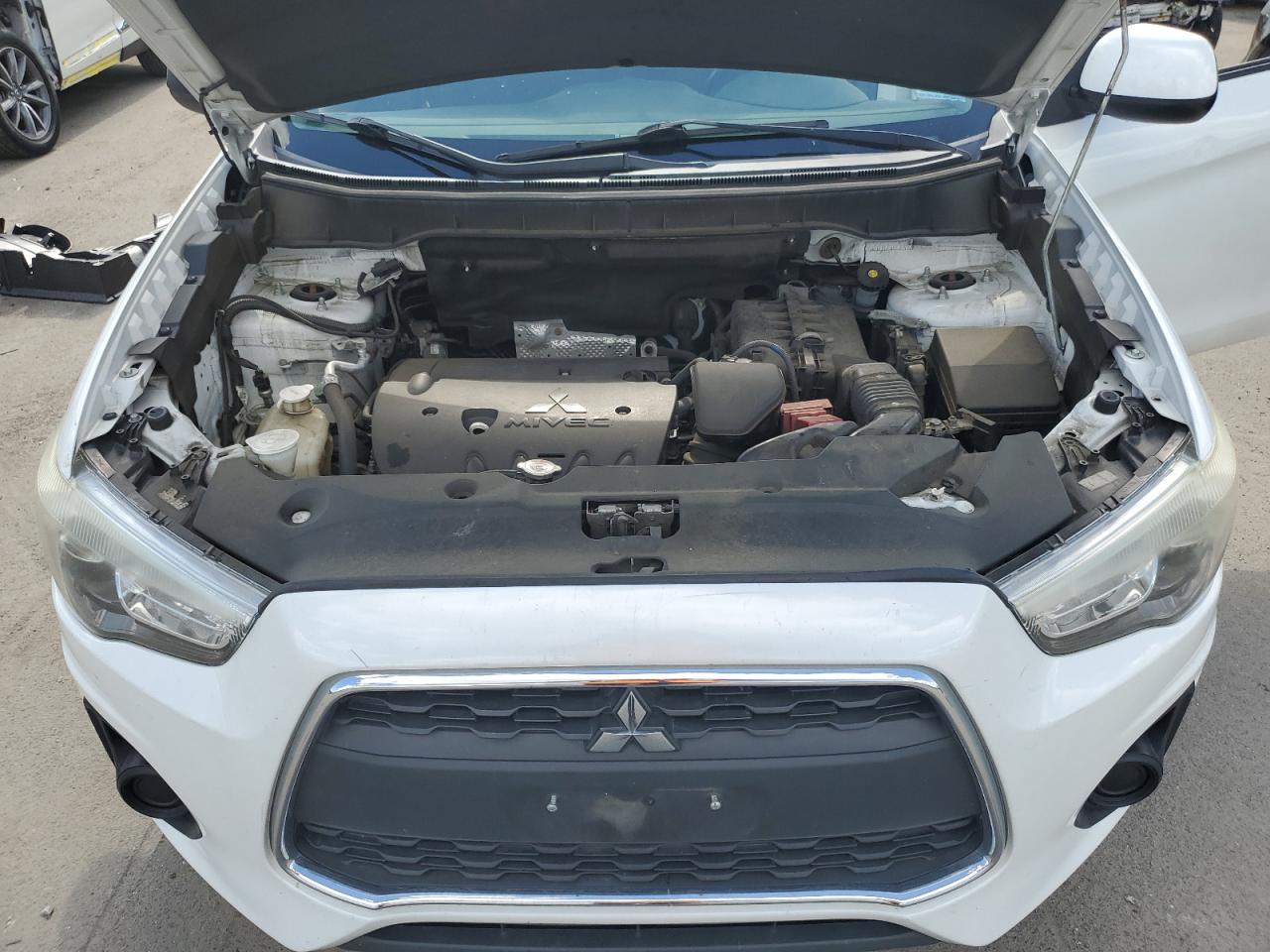 Mitsubishi Outlander Es Image 8