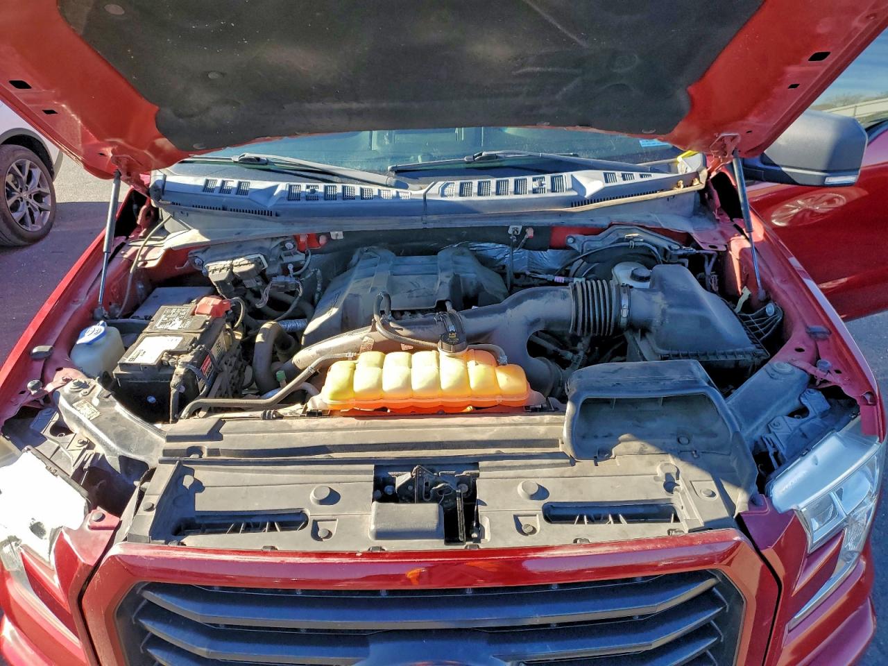 Ford F-150 Supercrew Image 12