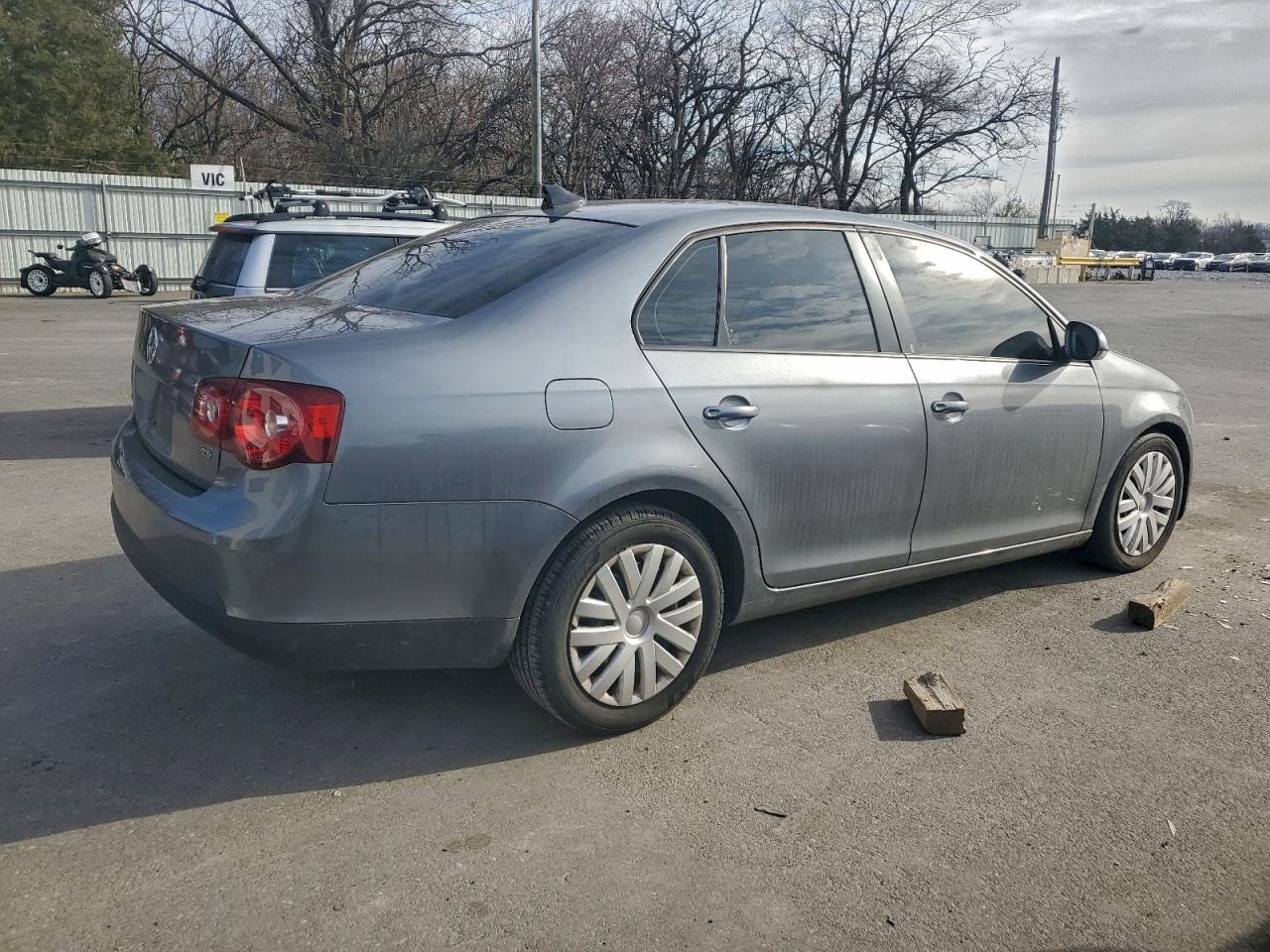 Volkswagen Jetta S Image 3