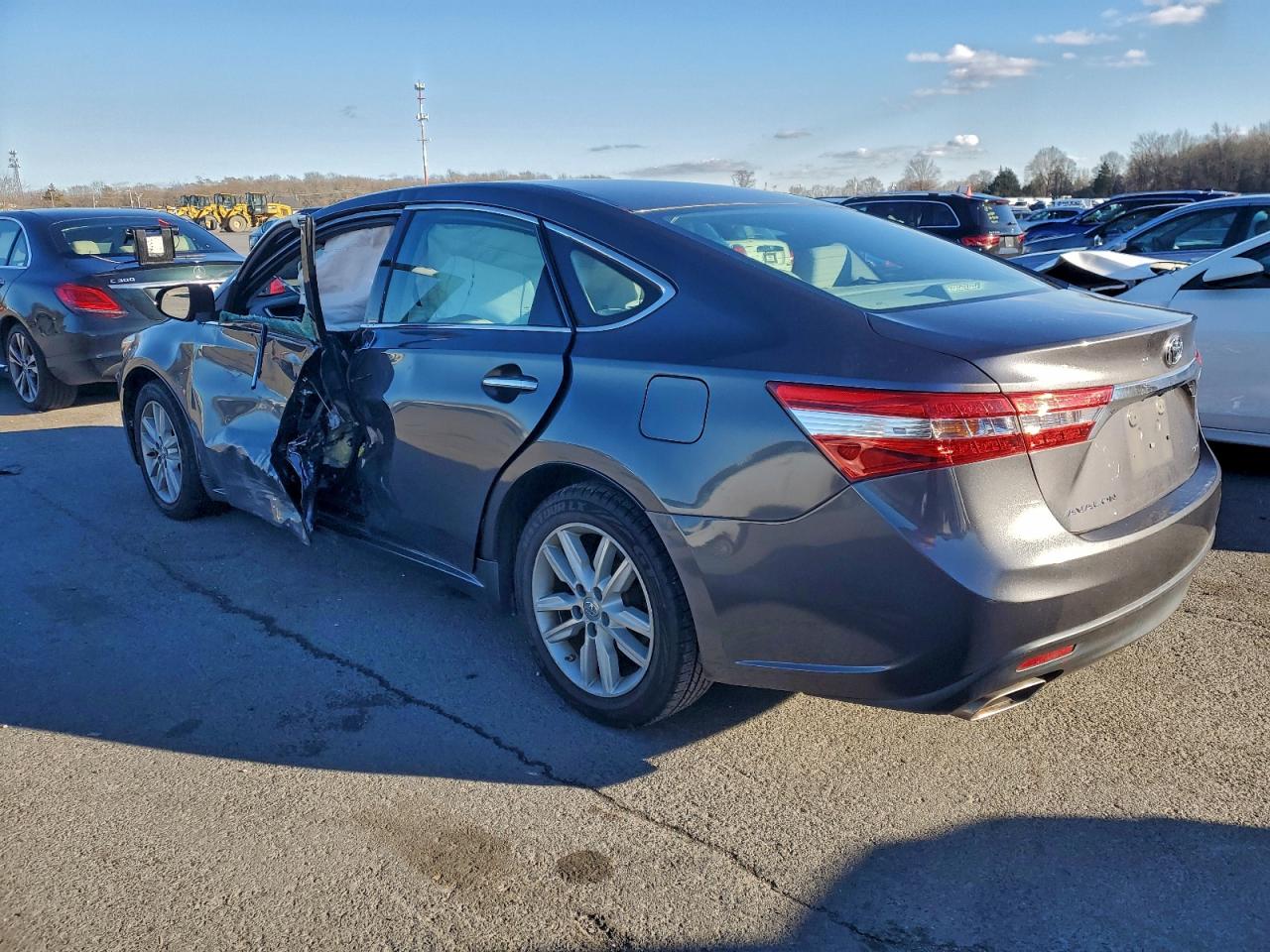 Toyota Avalon Base Image 3