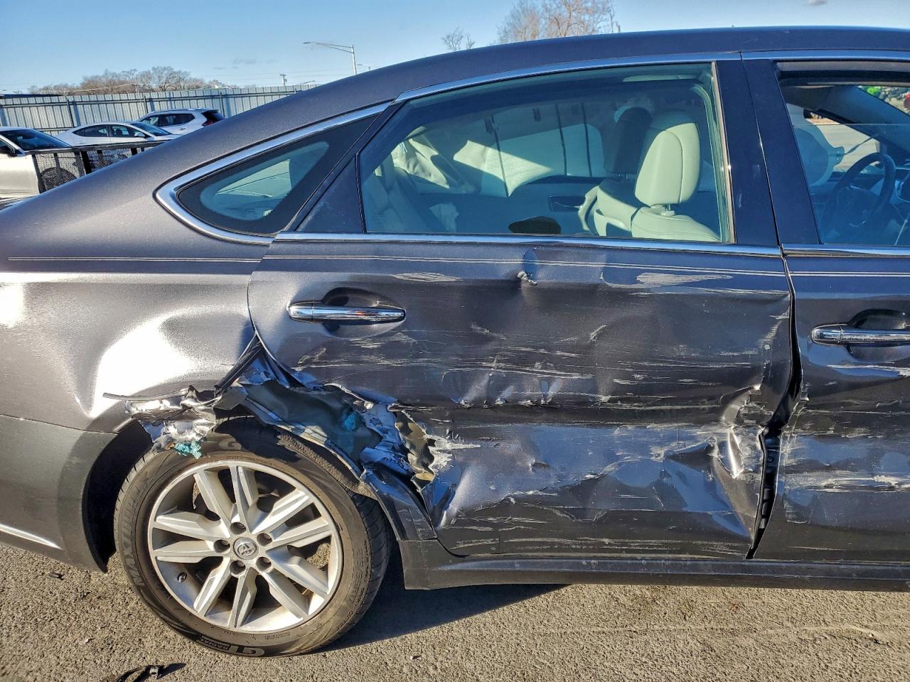 Toyota Avalon Base Image 10