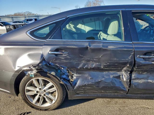 Toyota Avalon Base Image 10