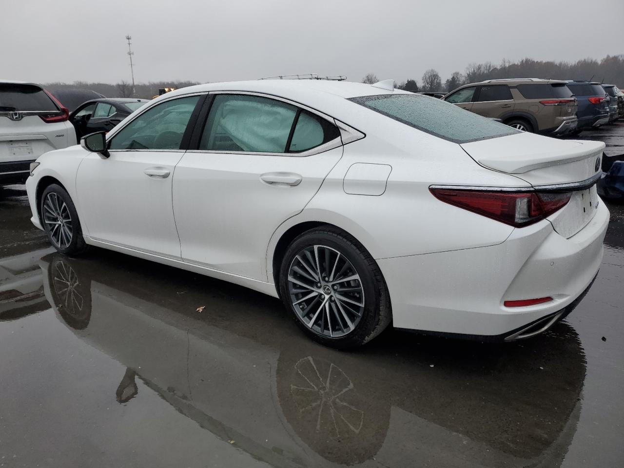 Lexus Es 350 Base Image 2