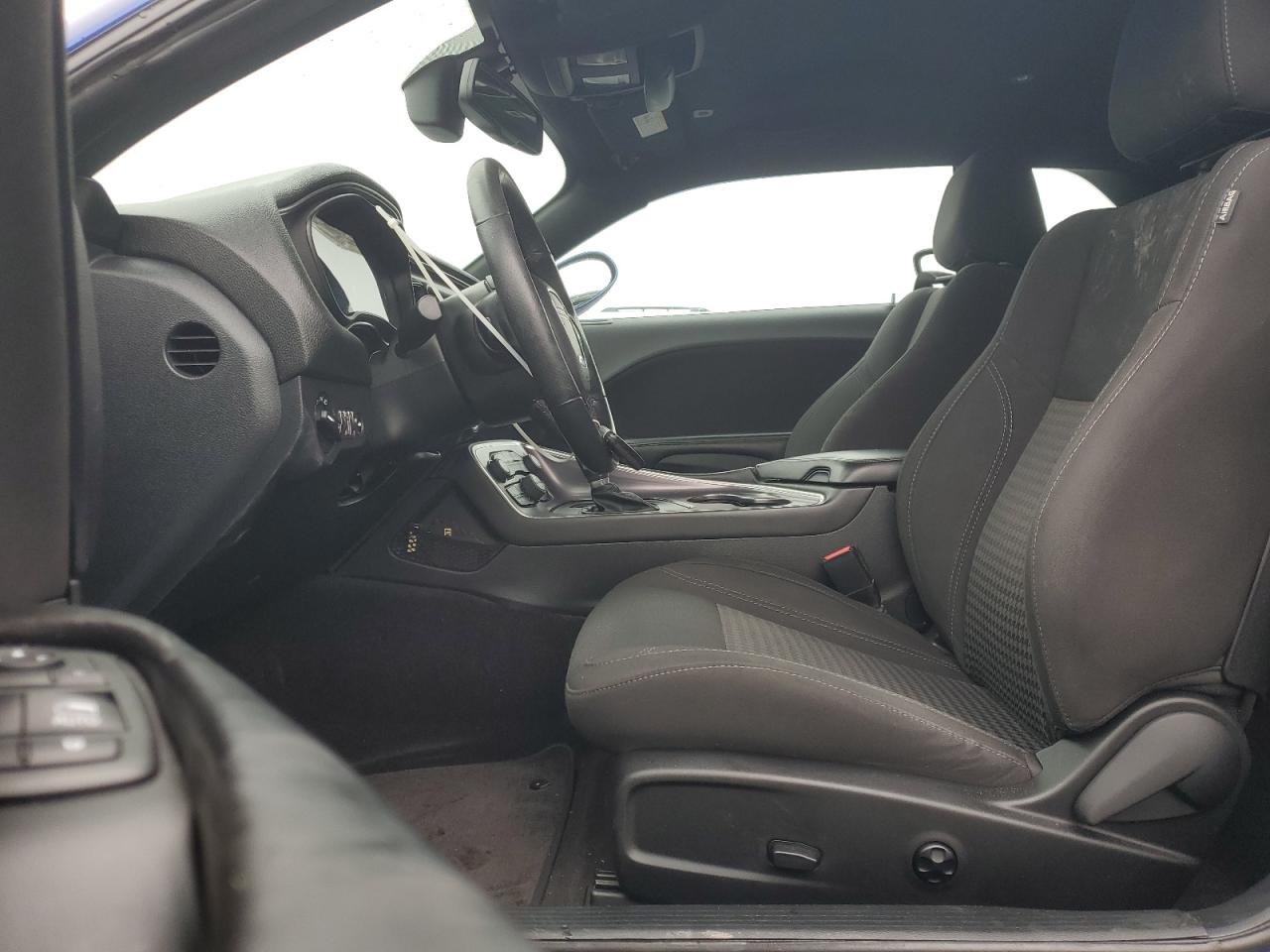 Dodge Challenger Sxt Image 10