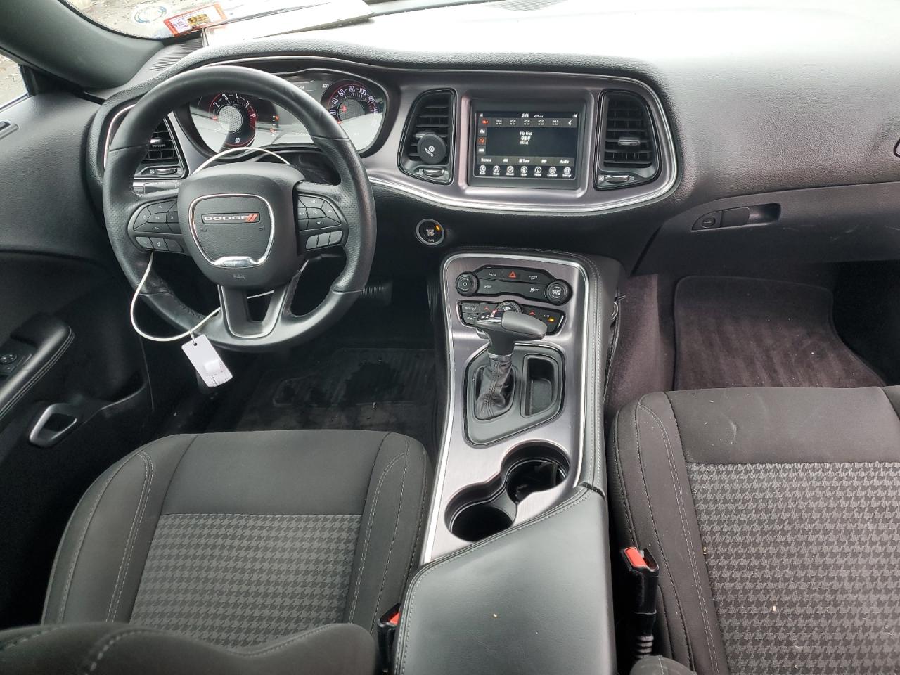 Dodge Challenger Sxt Image 12