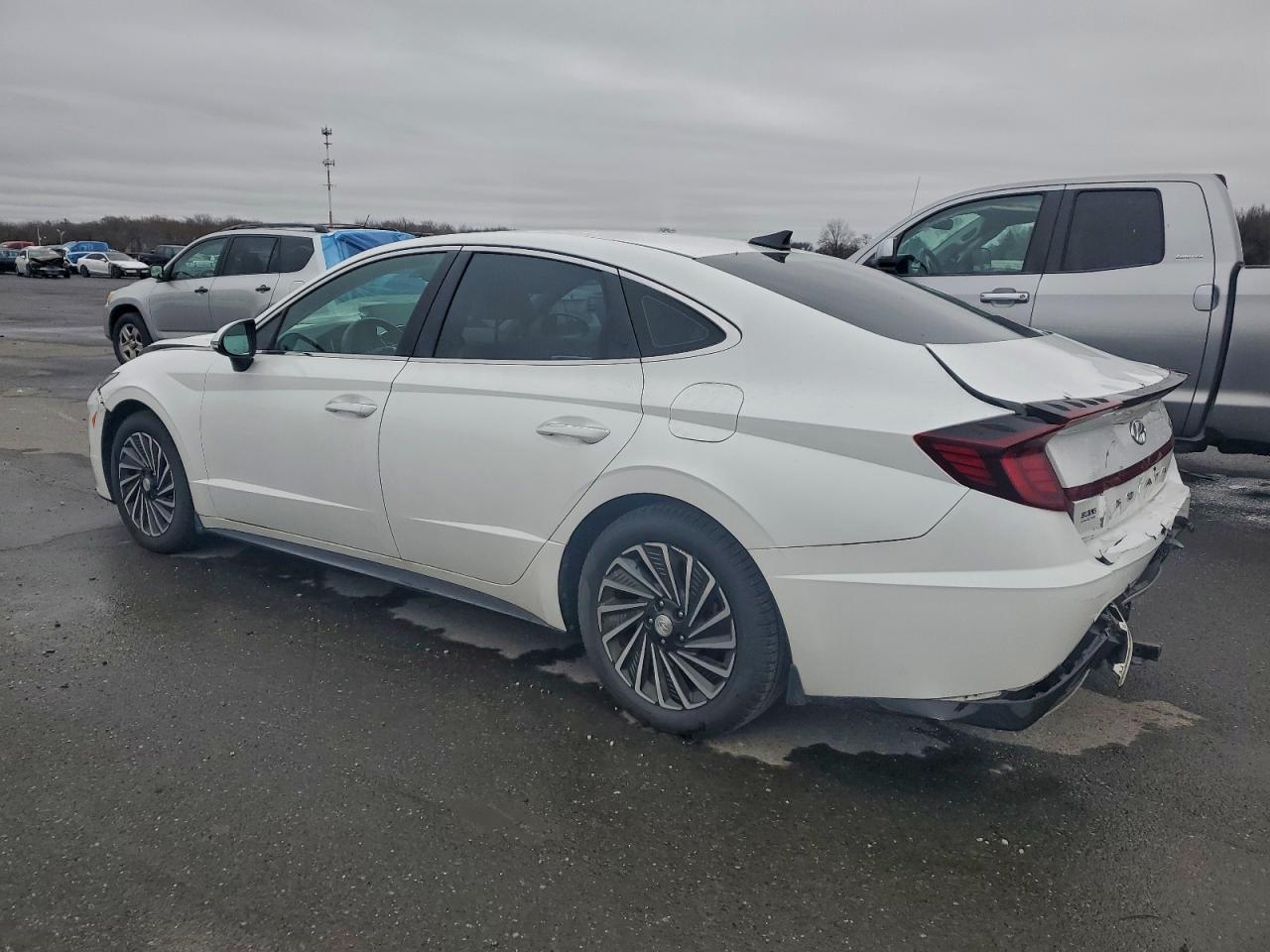 Hyundai SONATA Hybrid Image 3