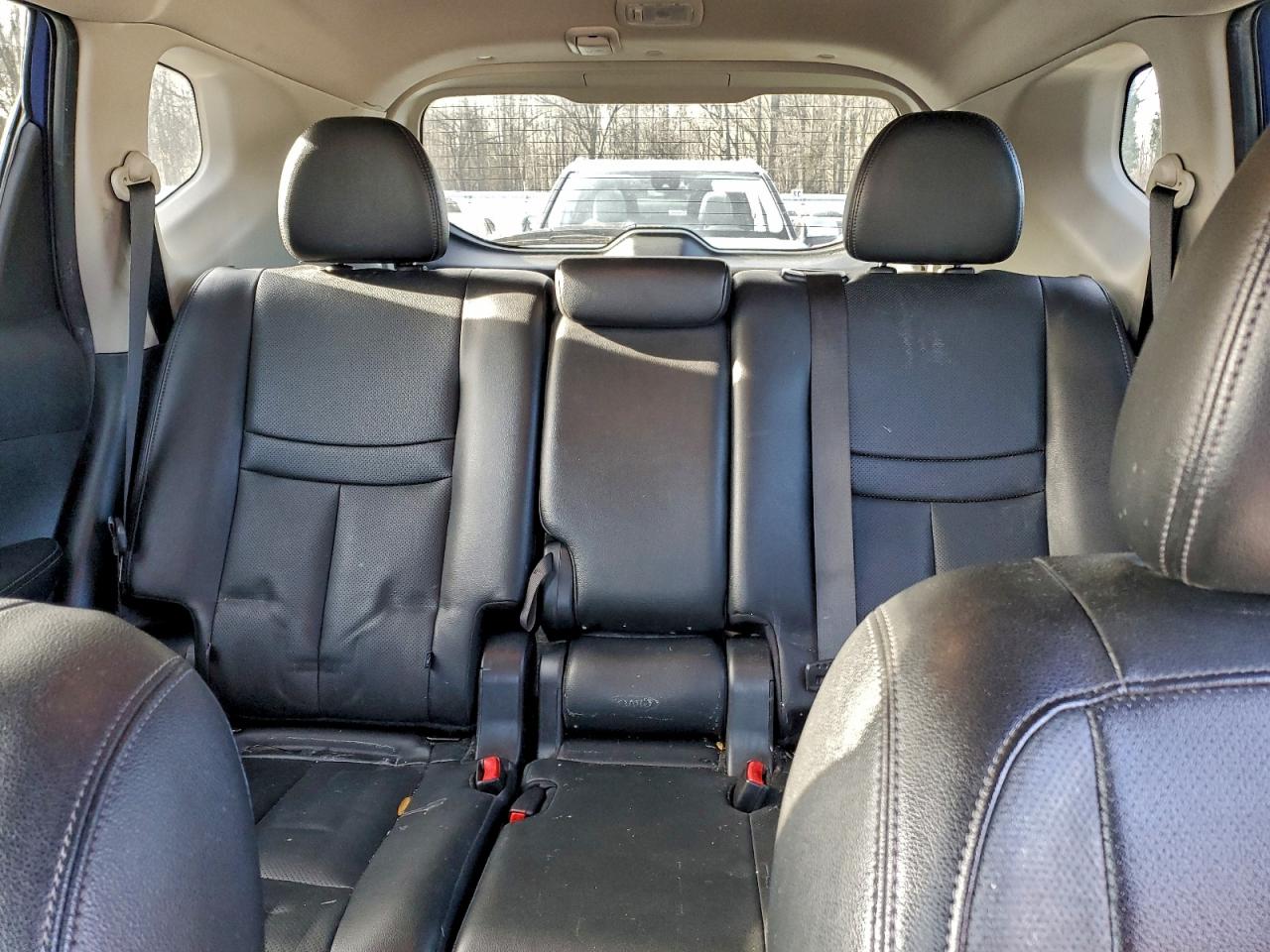 Nissan Rogue S Image 5