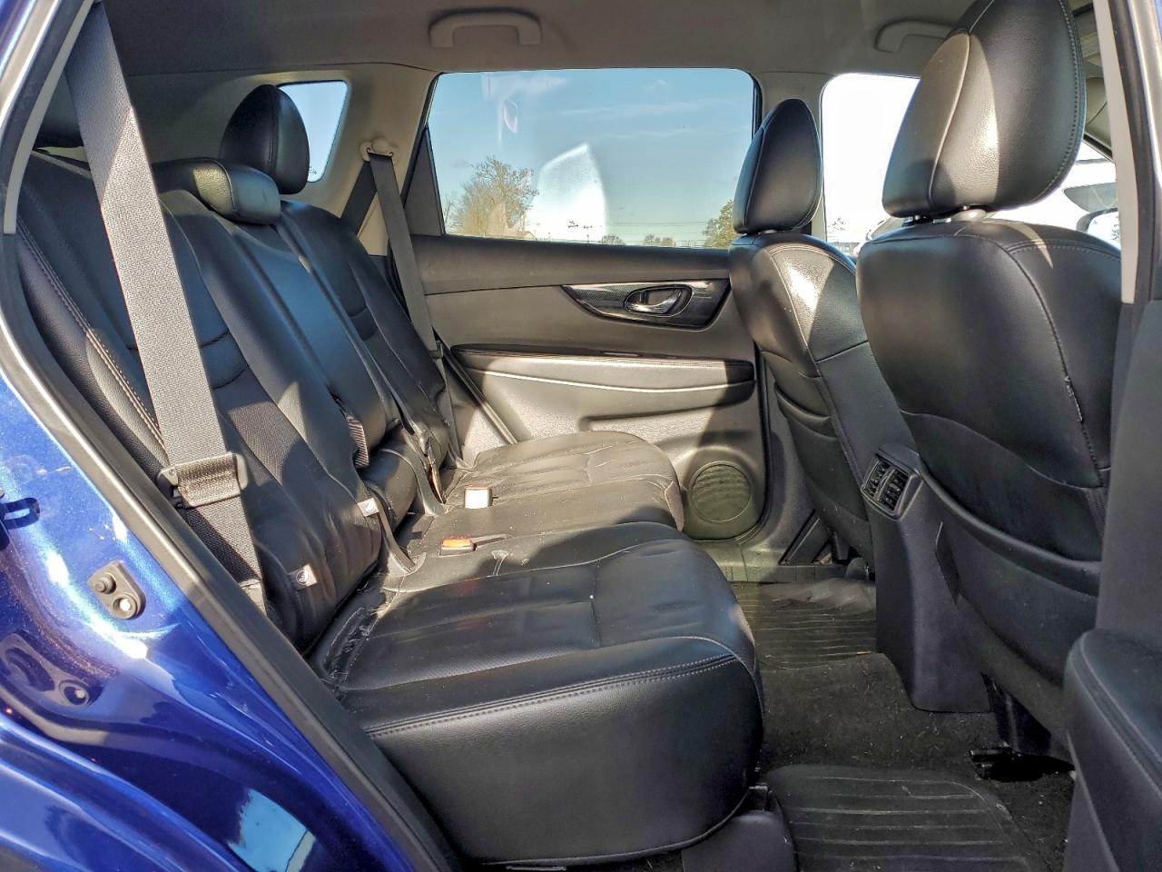 Nissan Rogue S Image 7