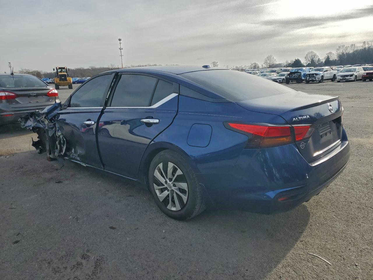 Nissan Altima S Image 8