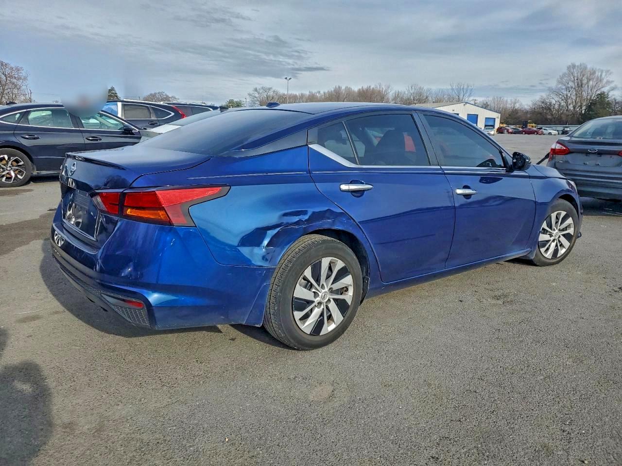 Nissan Altima S Image 10