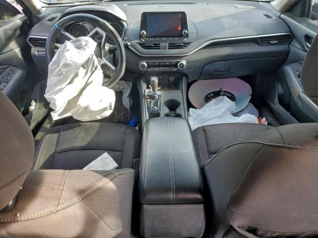 Nissan Altima S Image 11