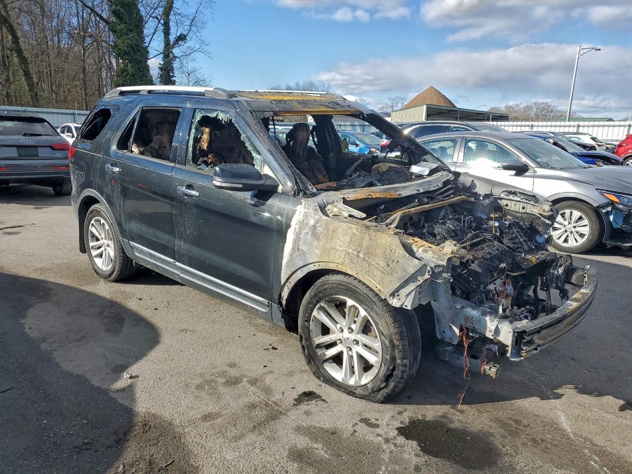 Ford Explorer Xlt Image 2