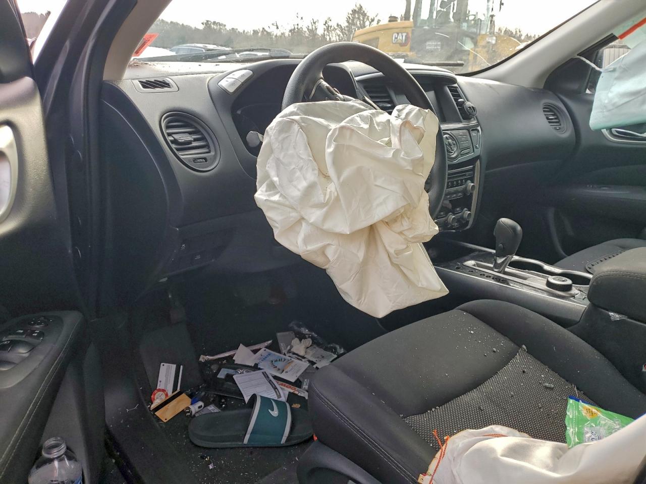 Nissan Pathfinder S Image 4