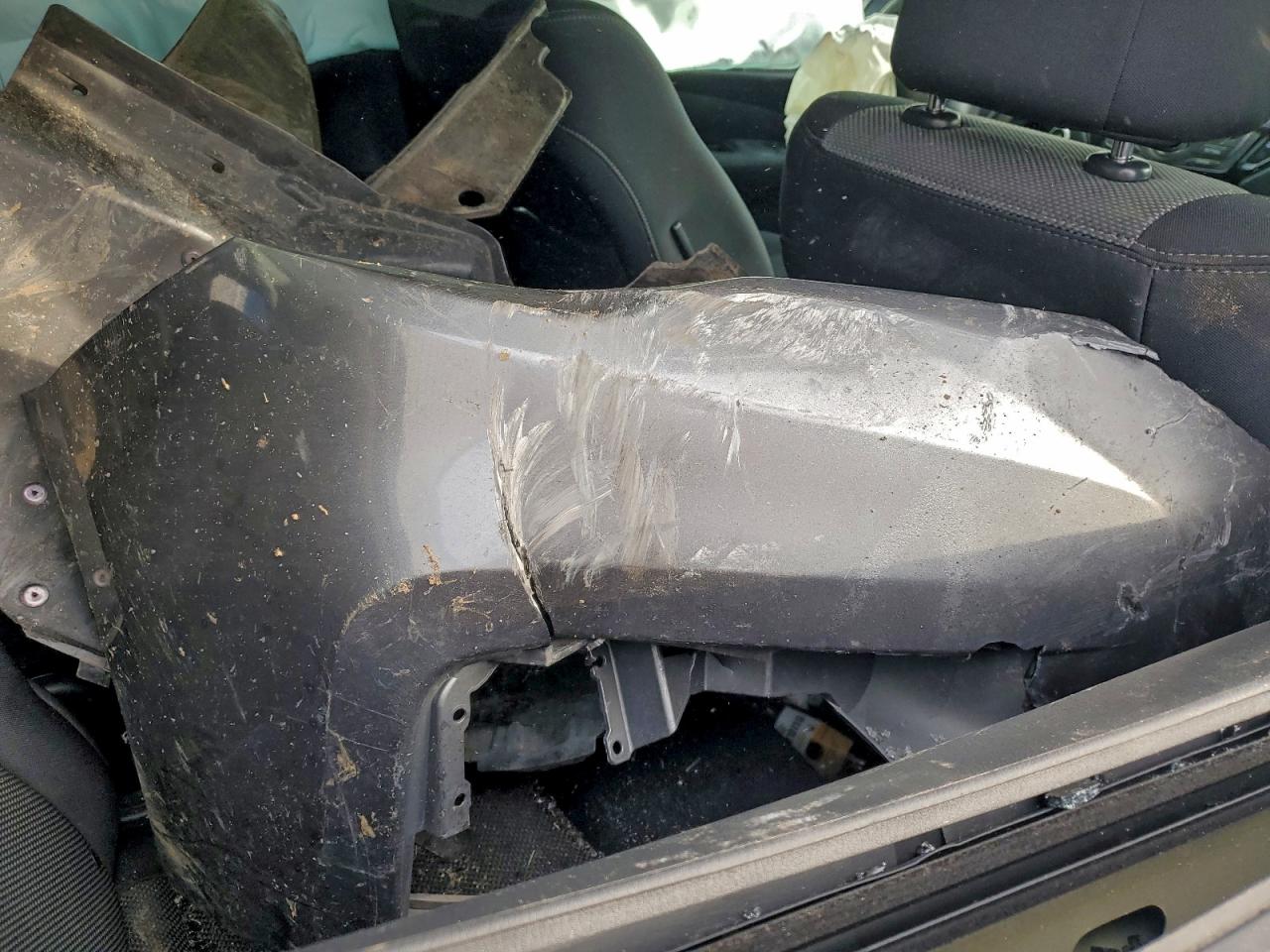 Nissan Pathfinder S Image 11