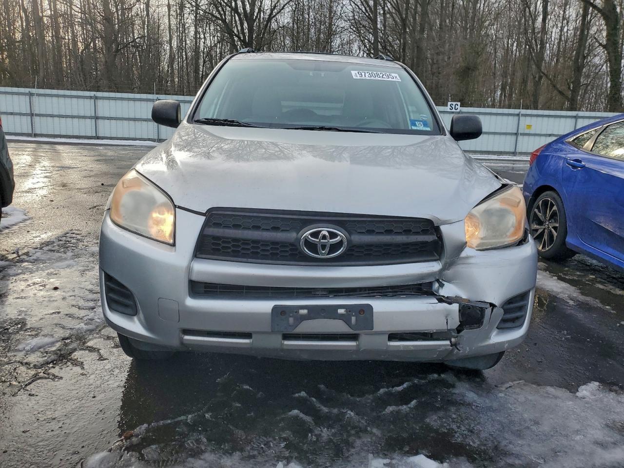 Toyota RAV4 Image 4