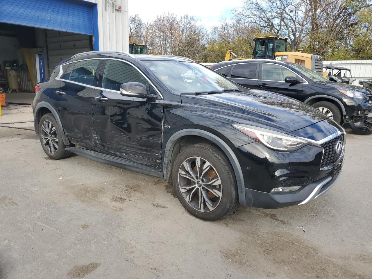 Infi QX30 Base Image 6