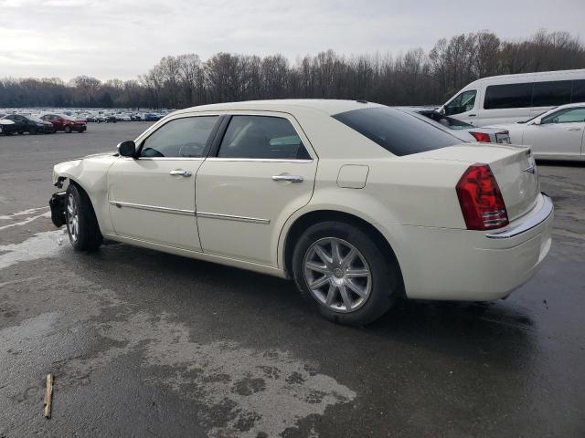 Chrysler 300 Image 2