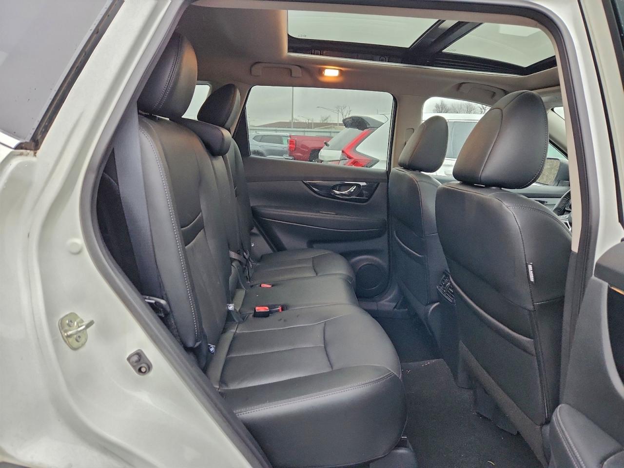 Nissan Rogue S Image 10