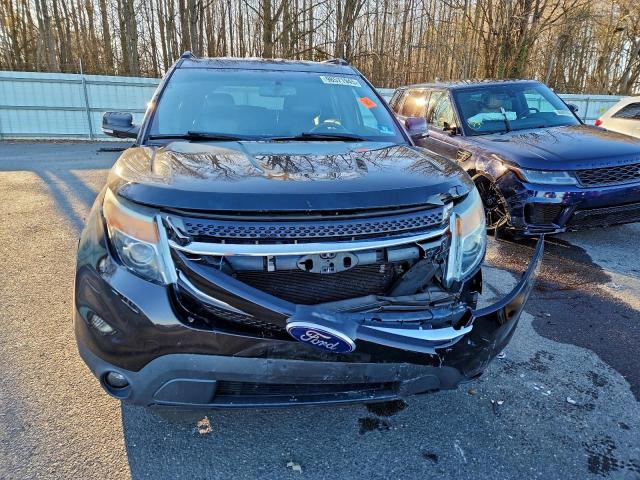 Ford Explorer Limited Image 12