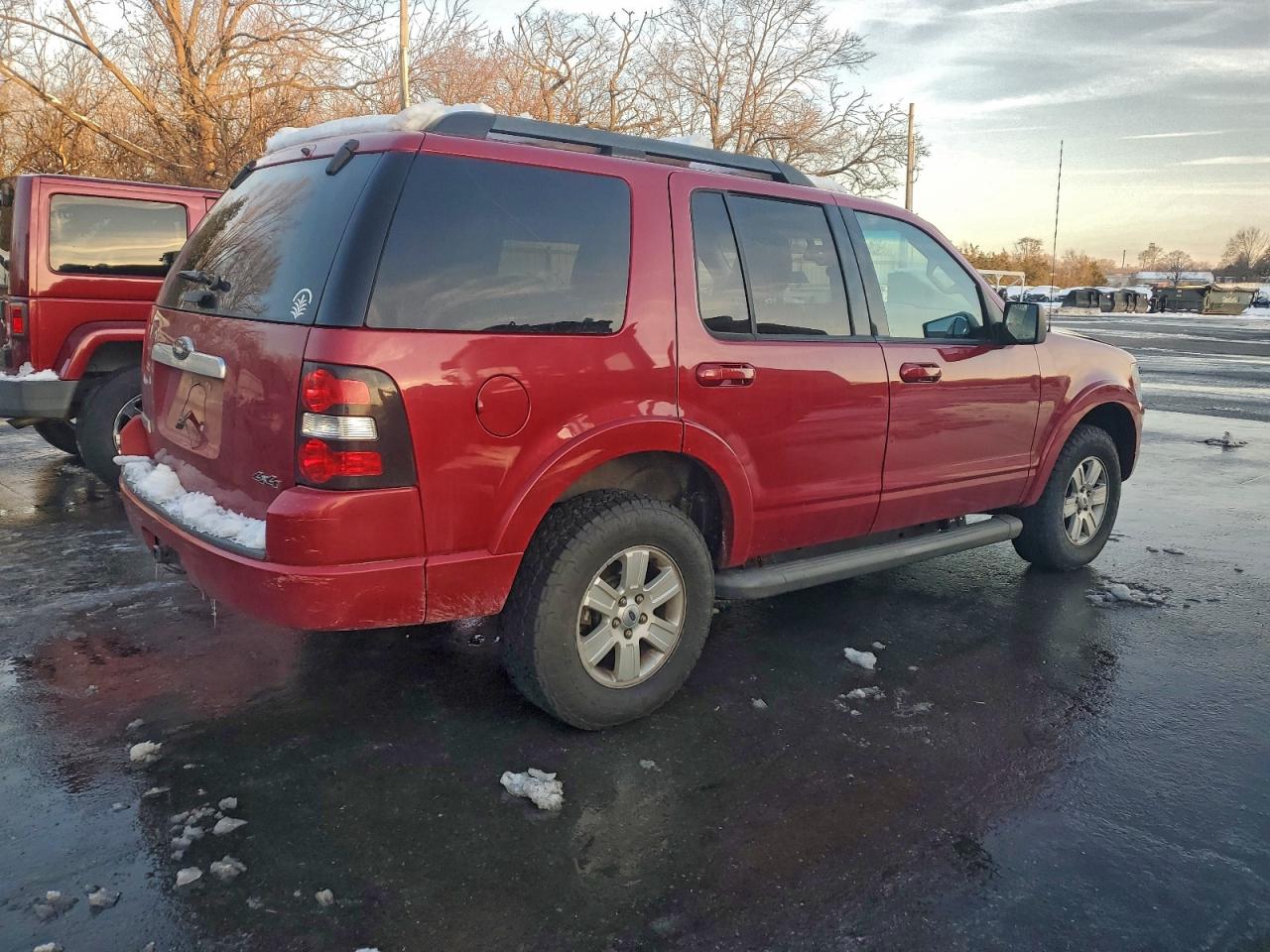 Ford Explorer Xlt Image 4