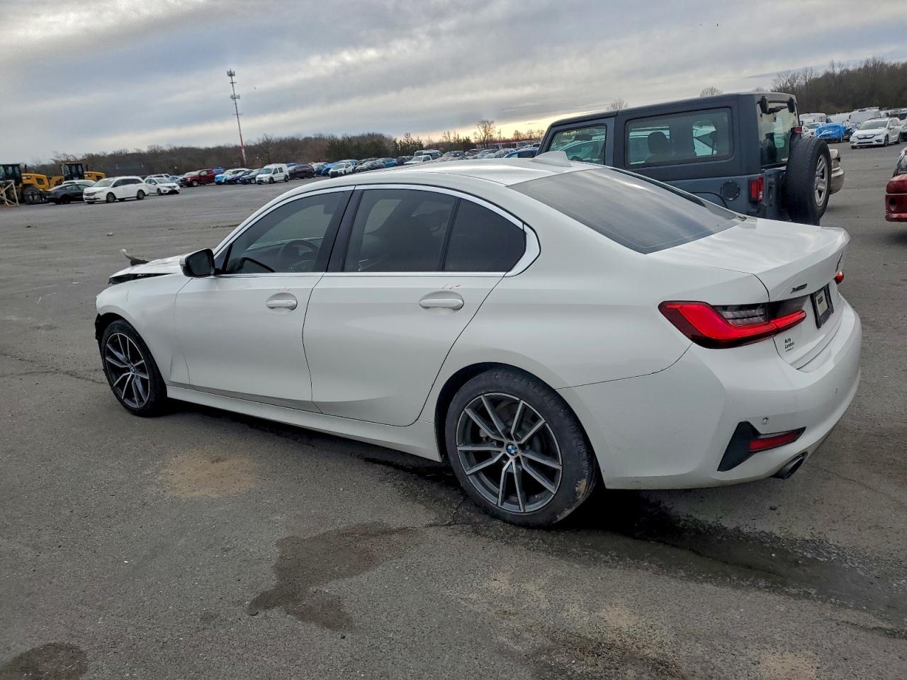 BMW 3 Series Image 4