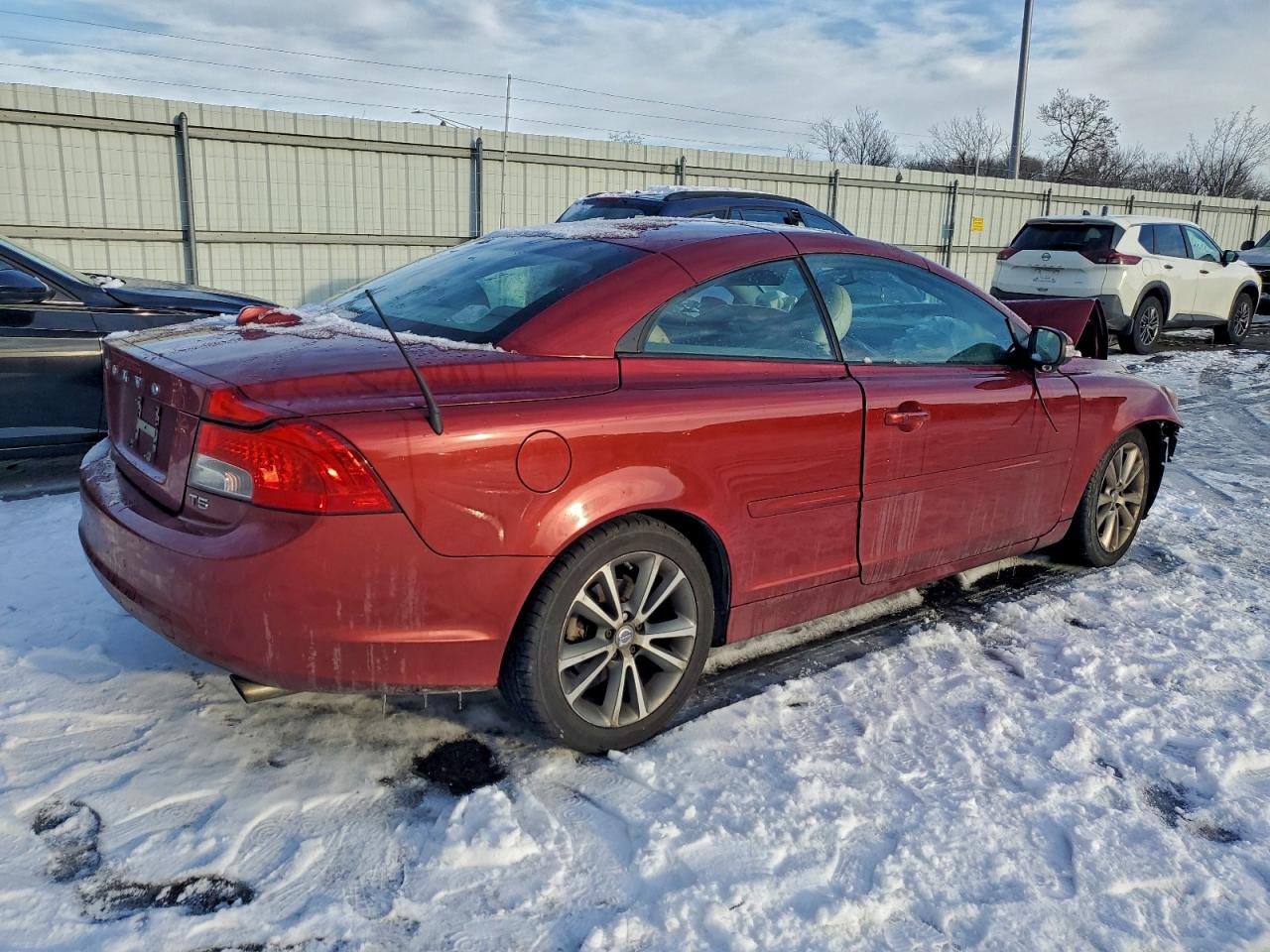 Volvo C70 T5 Image 3
