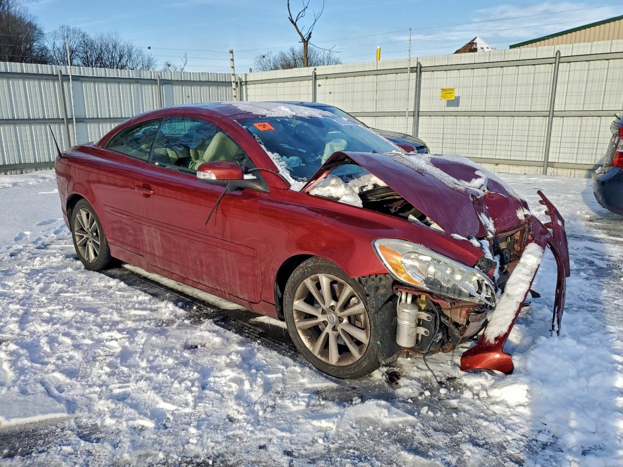 Volvo C70 T5 Image 4