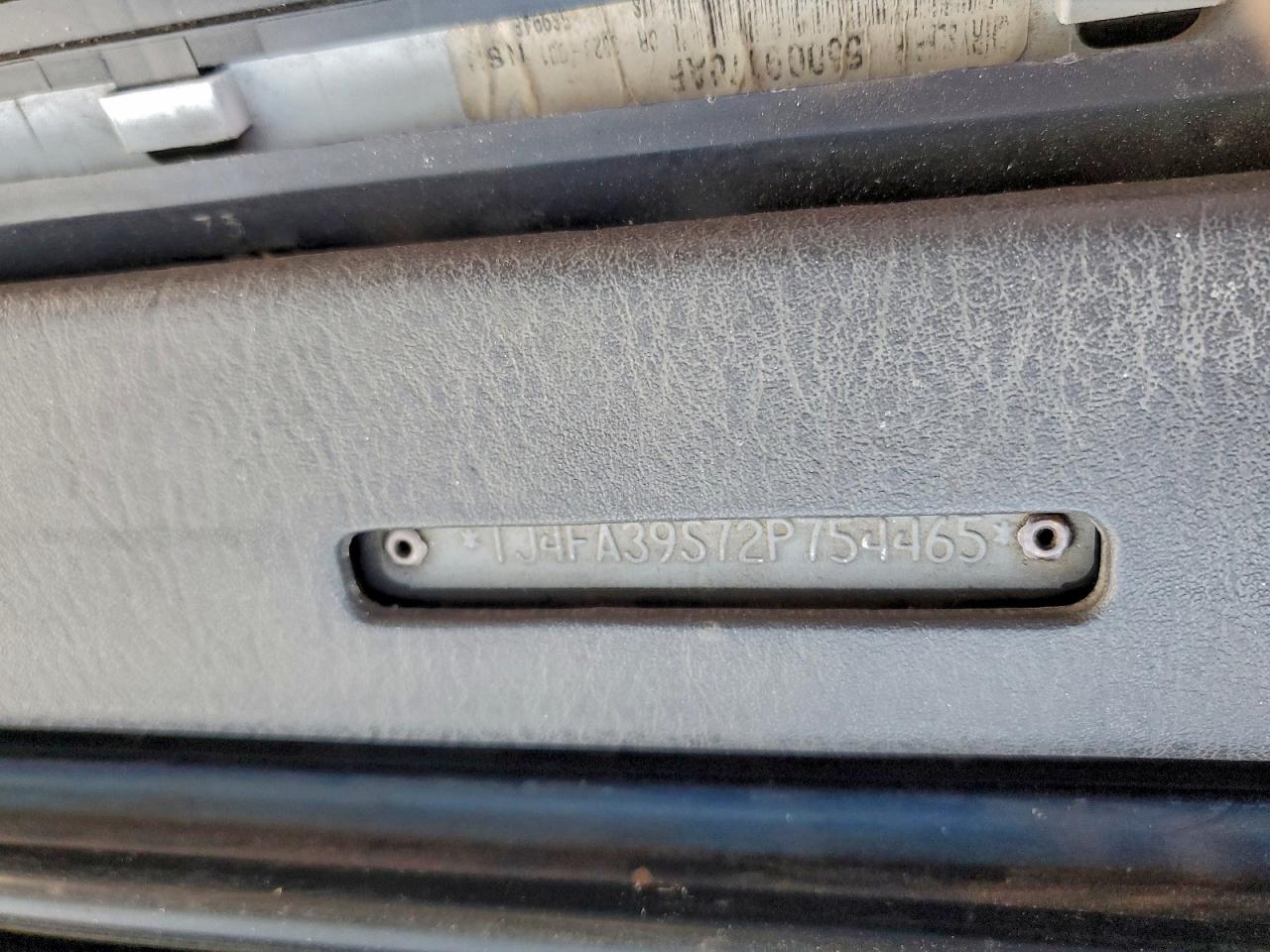 Jeep Wrangler X Image 12