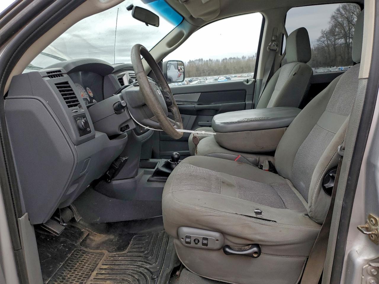 Dodge Ram 2500 St Image 7