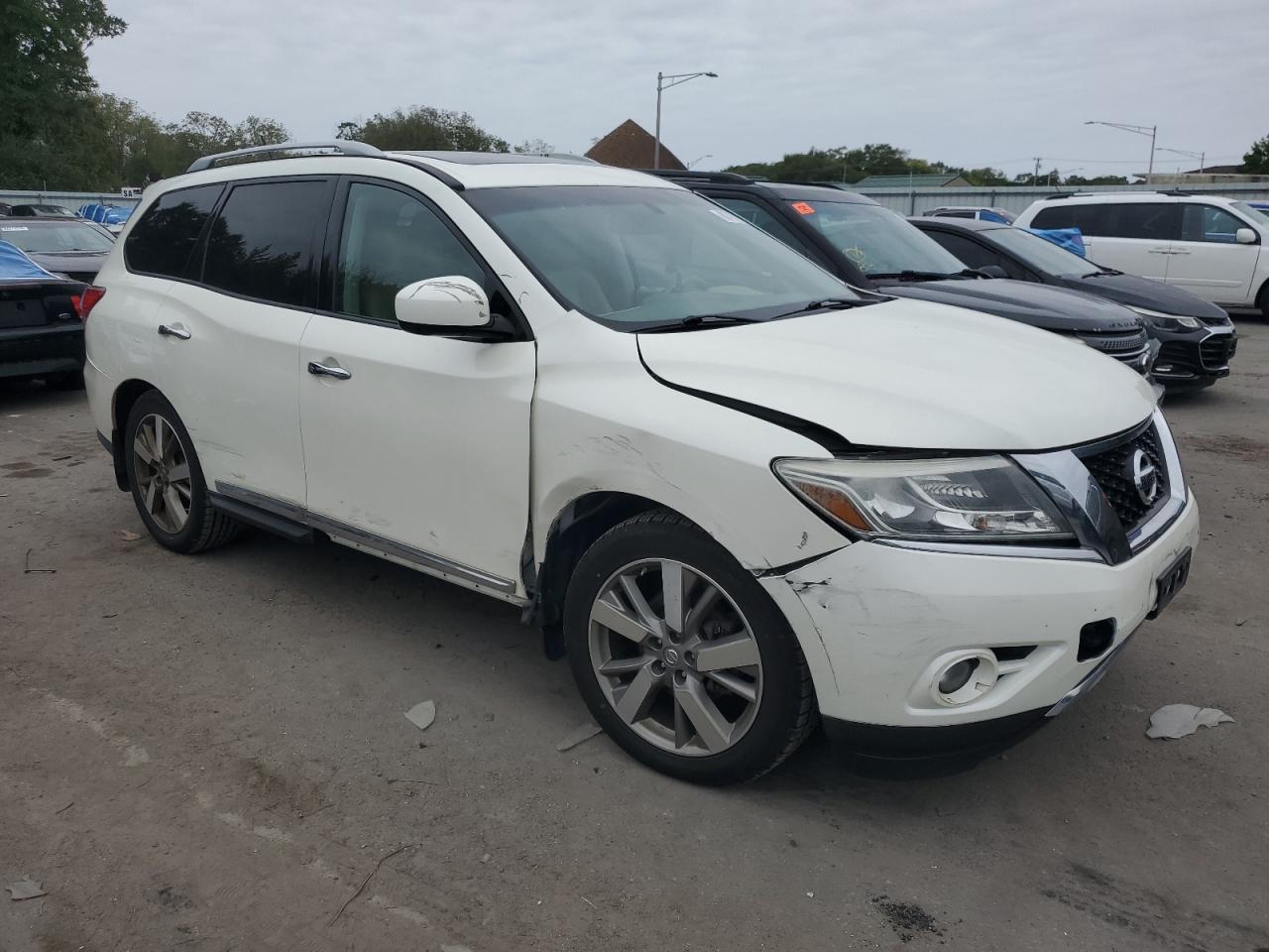 Nissan Pathfinder S Image 12