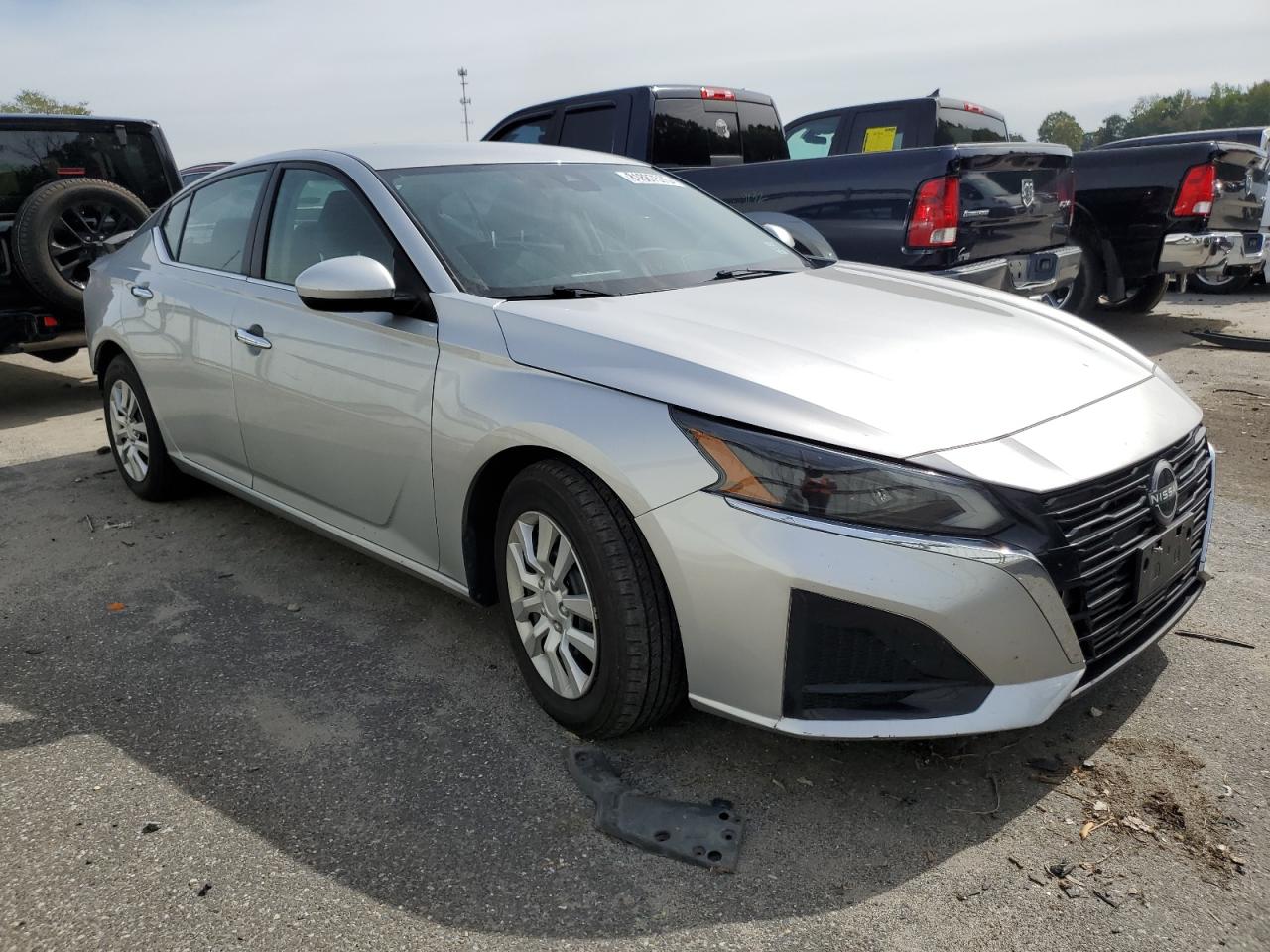 Nissan Altima S Image 2