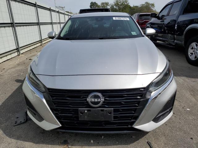 Nissan Altima S Image 4