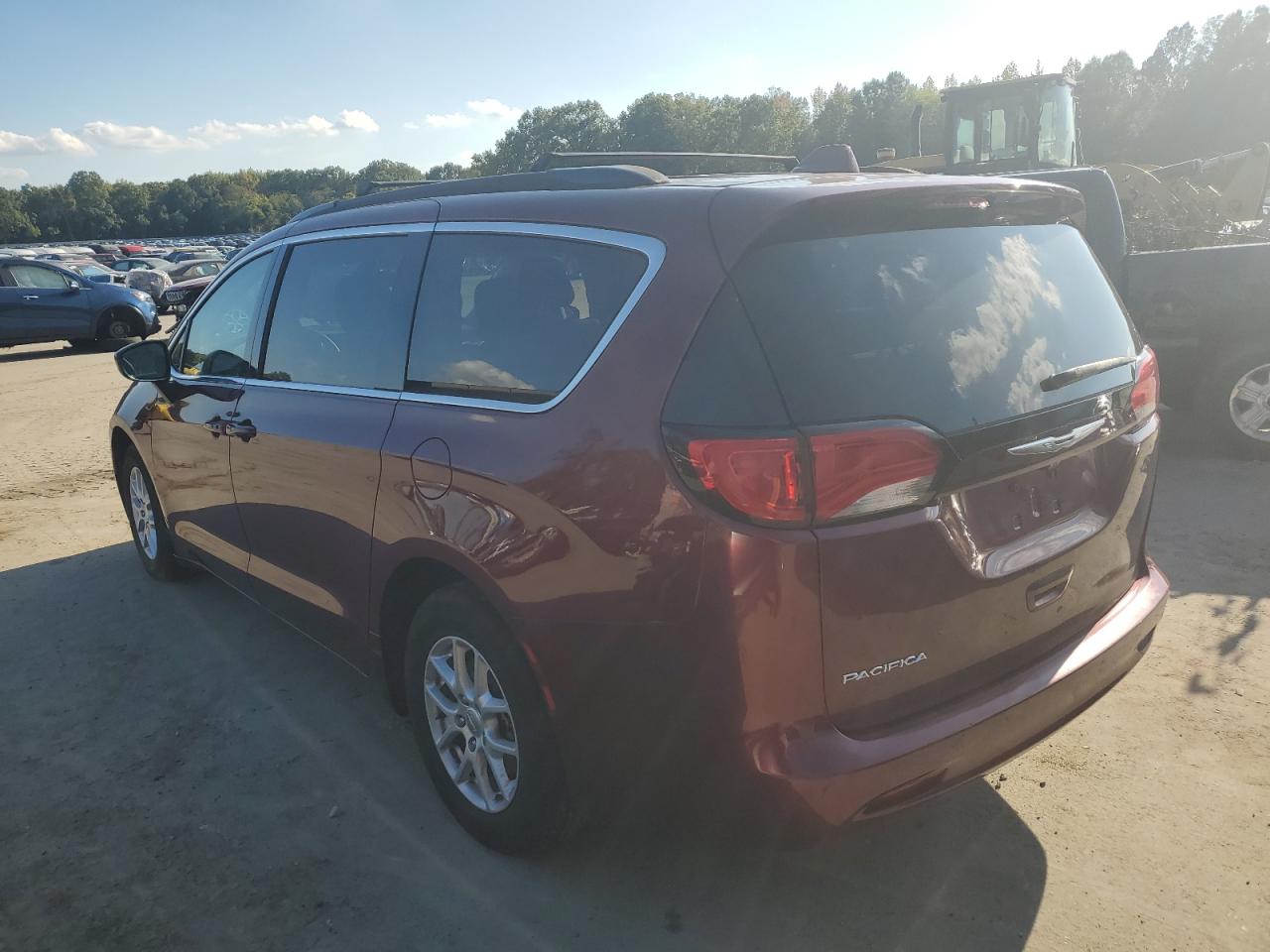 Chrysler Pacifica Touring Image 3