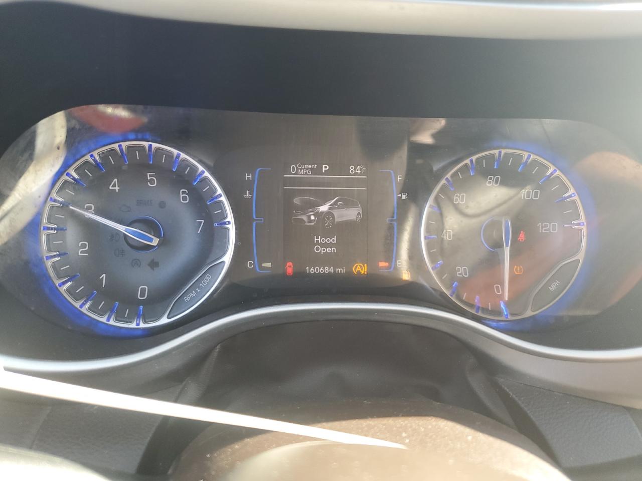 Chrysler Pacifica Touring Image 6