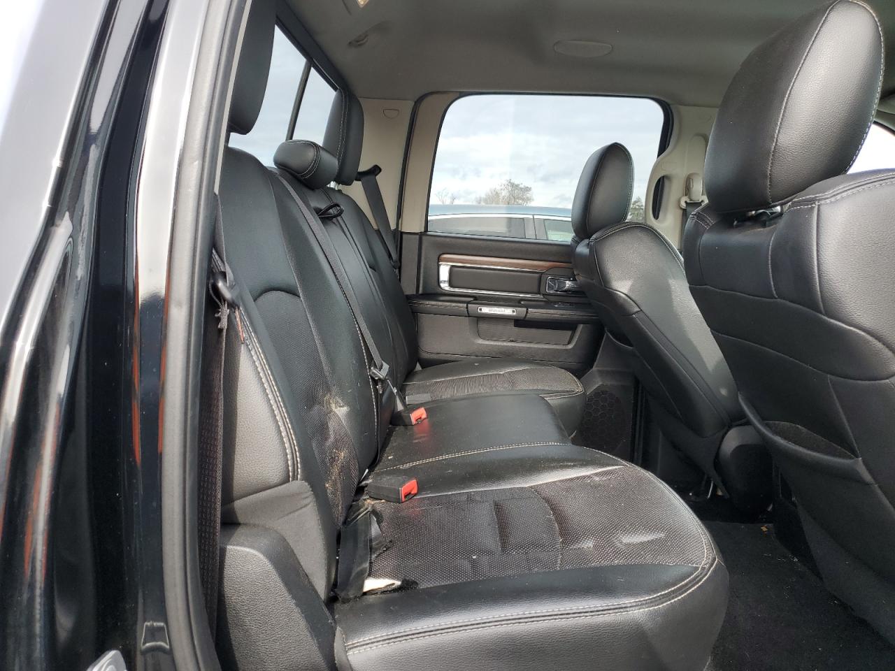 Ram 1500 Laramie Image 12