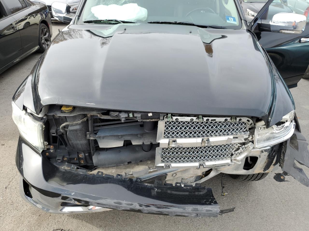 Ram 1500 Laramie Image 9