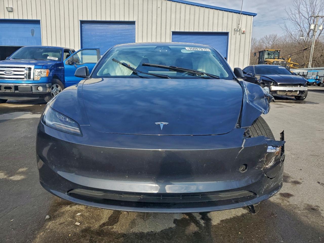 Tesla Model 3 Image 4