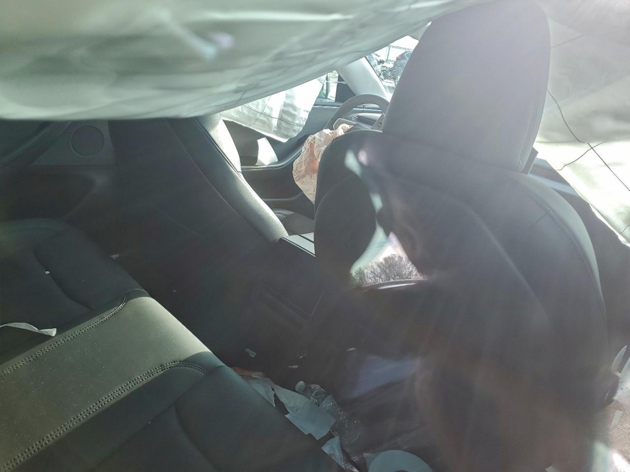 Tesla Model 3 Image 7