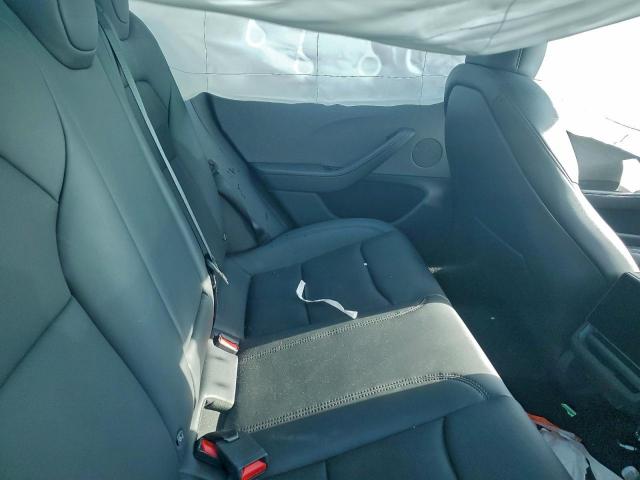 Tesla Model 3 Image 9